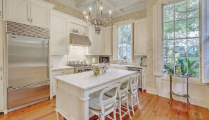 6 Tradd Street kitchen