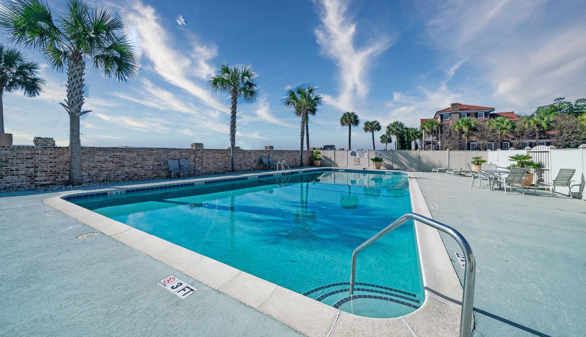 Fort Sumter House pool