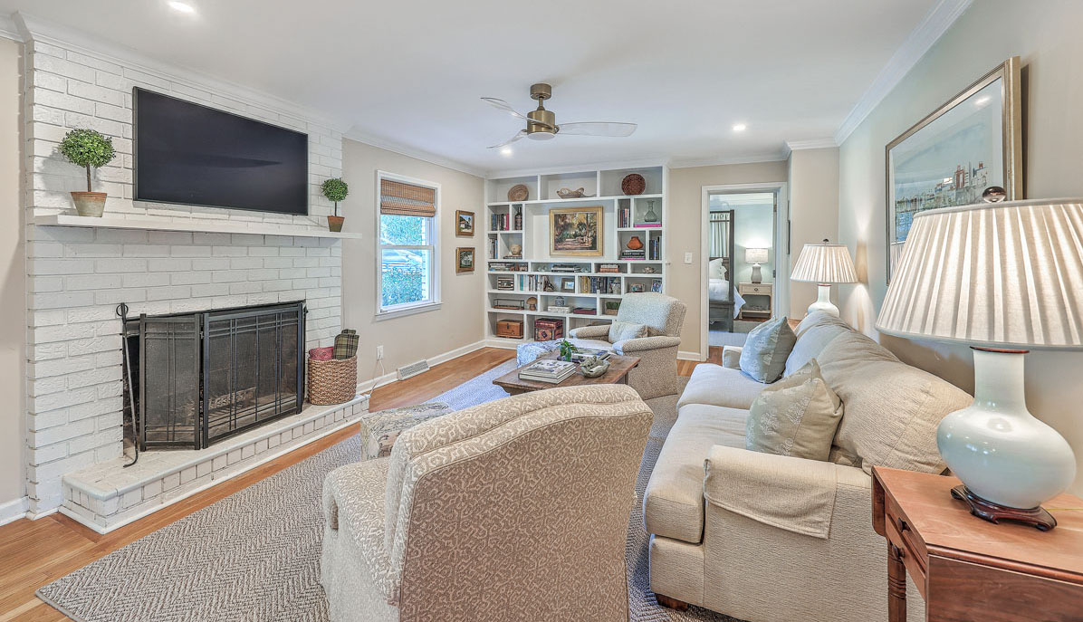 1272 Winchester Drive family room