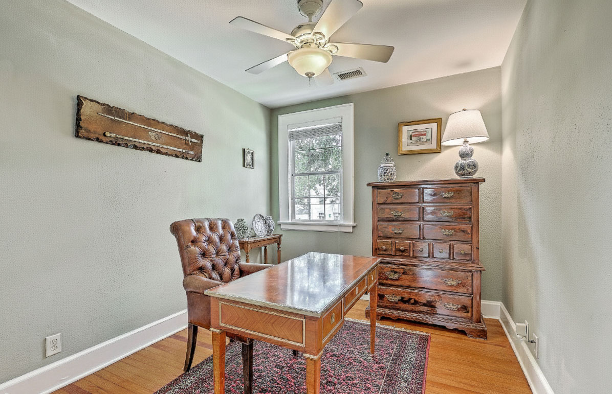 17 8th Avenue A bedroom 3