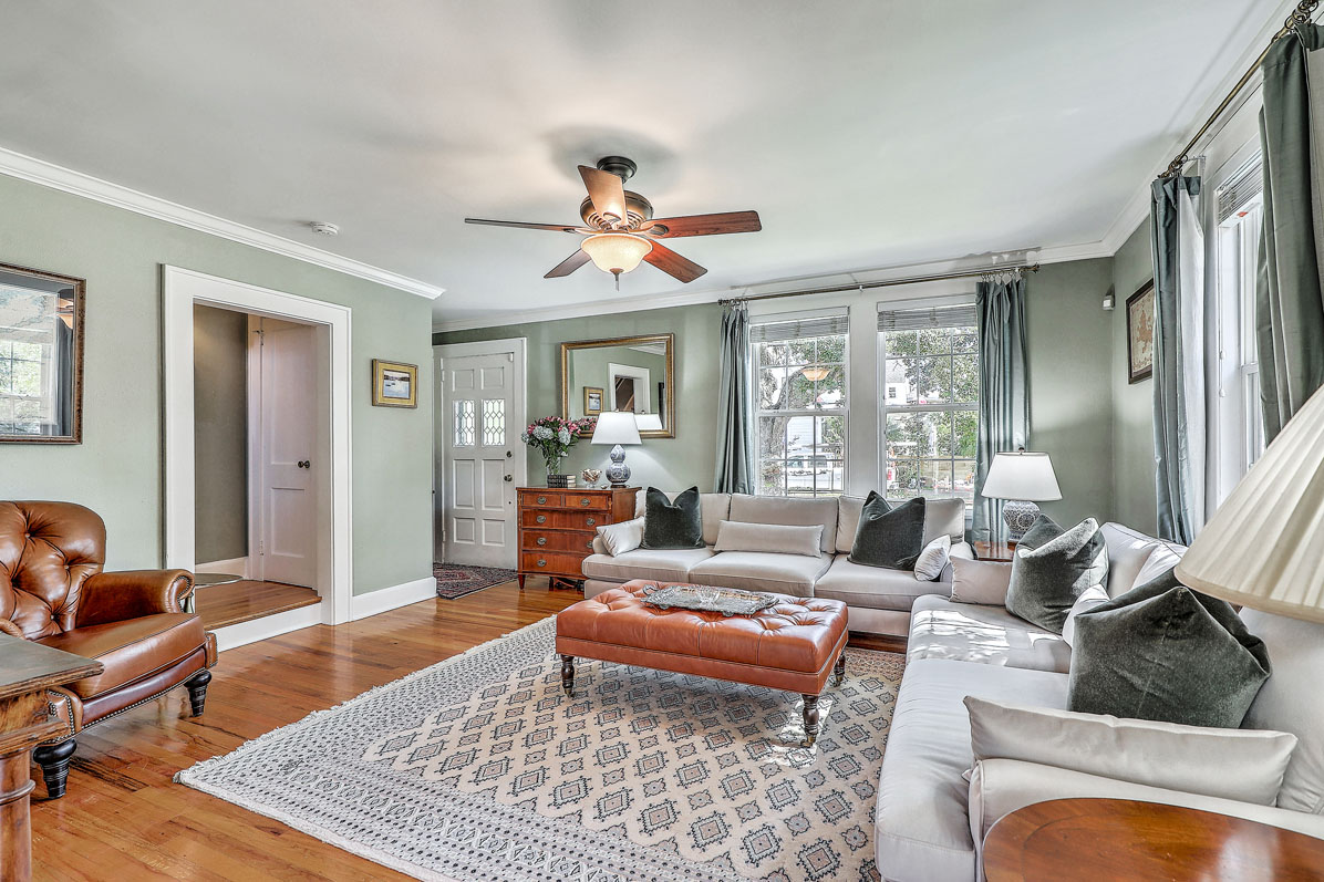 living room of 17 8th Avenue A, townhouse for sale in Wagener Terrace, Charleston, SC